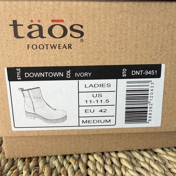 NIB Taos Footwear Downtown Ivory Leather Platform Boots EU 42 US 11-11.5 - Picture 13 of 17